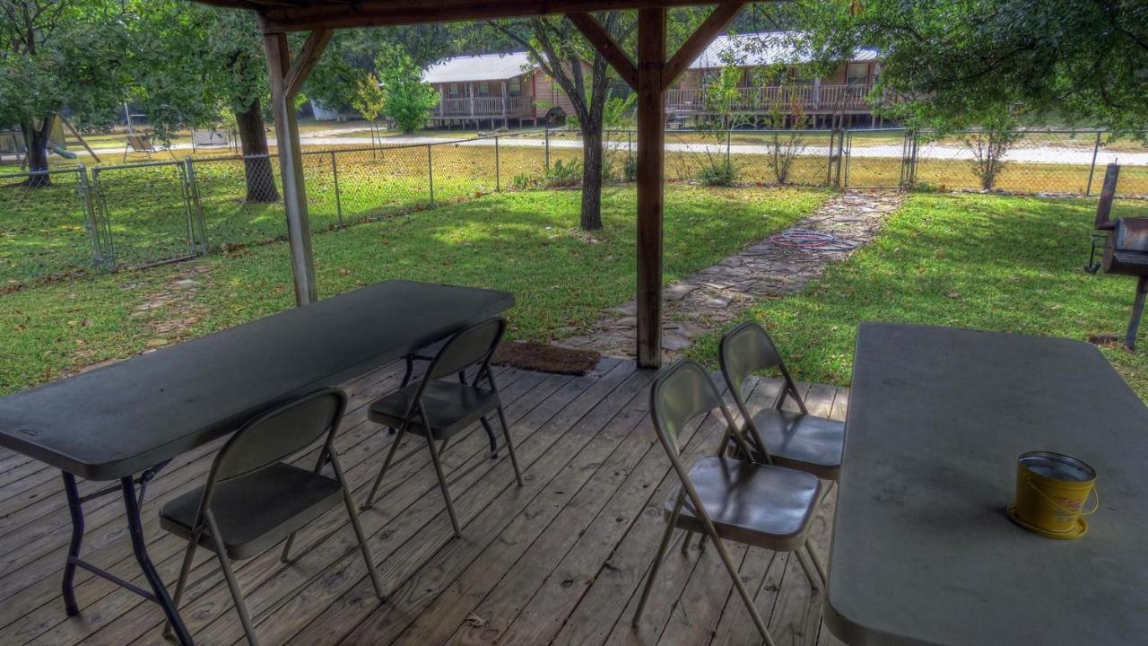 Hotel Riverstone Cabins Leakey Exterior foto
